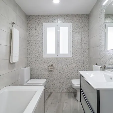 Two-bedroom Stunning In Holiday home El Gastor