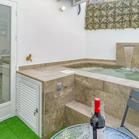 Two-bedroom Stunning In Holiday home *